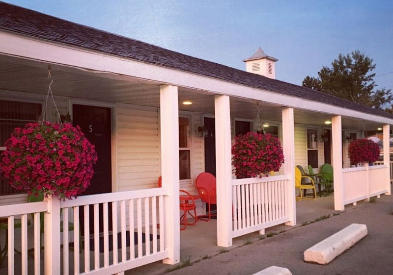 Hillcrest Inn & Motel (Hill Crest Motel) - From Web Listing (newer photo)